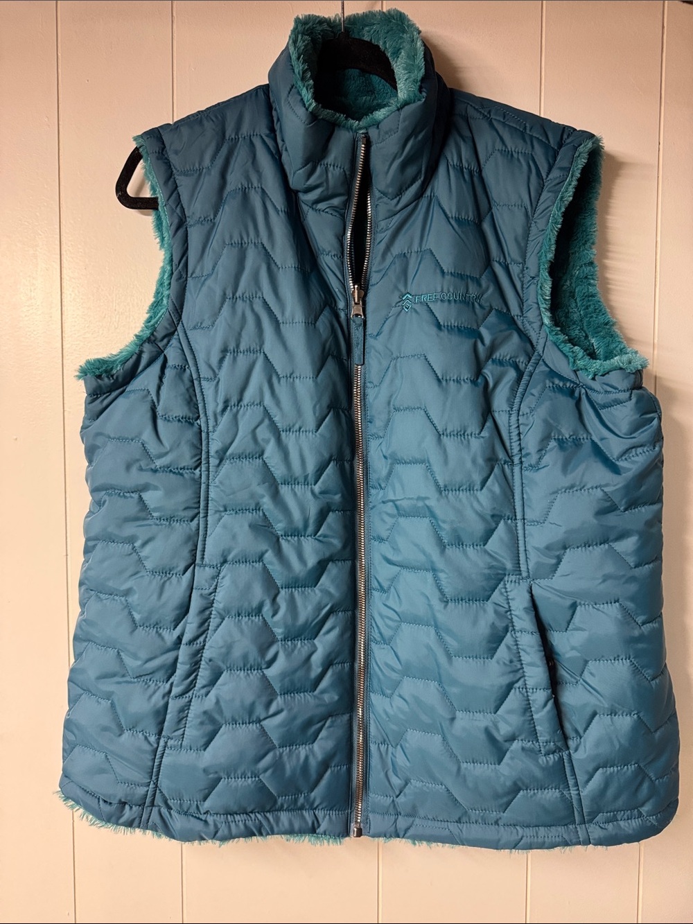 Free Country Women's Teal Quilted Faux-Fur Lined Vest